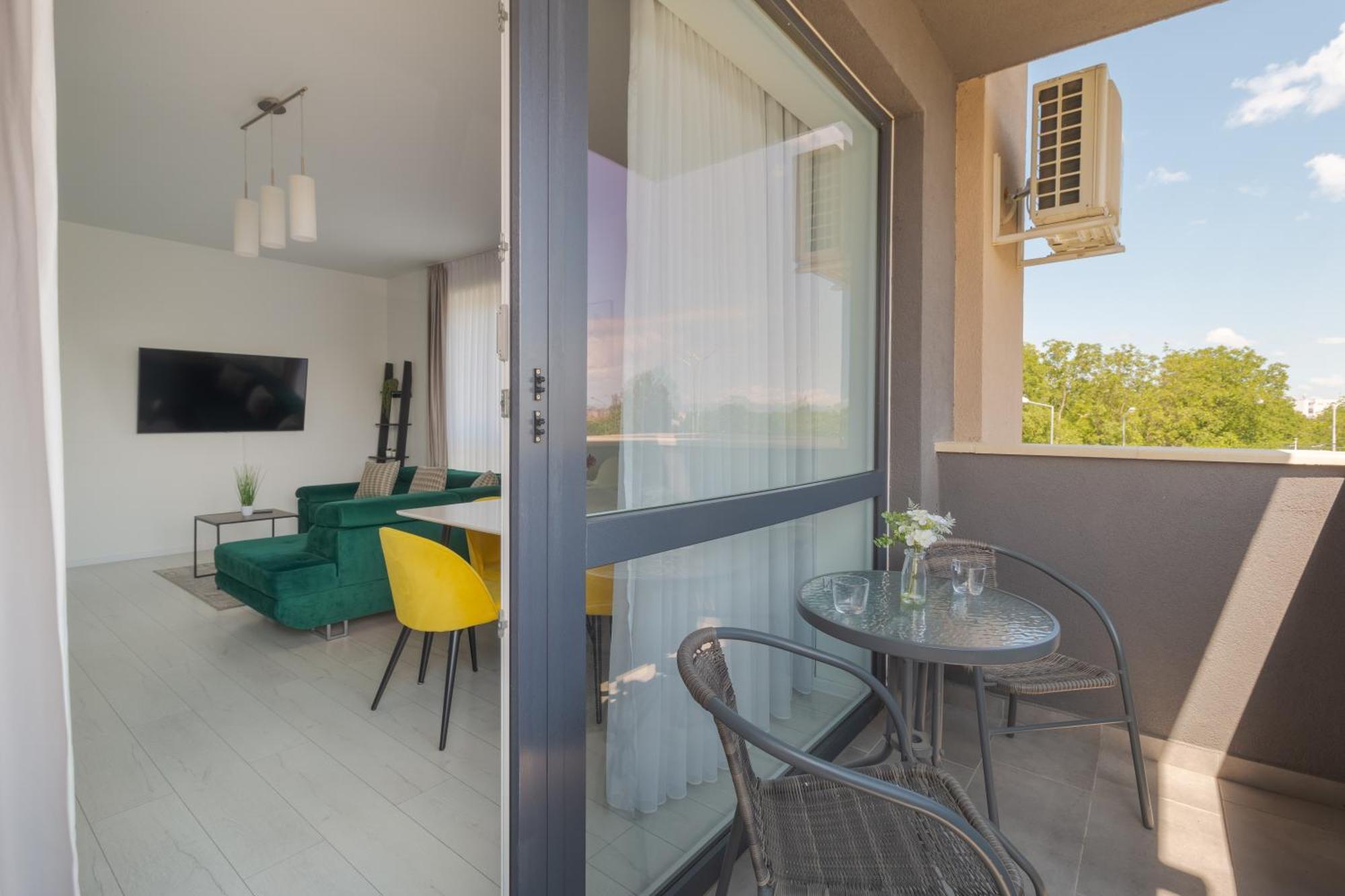 Blanco Apartment Oradea Exterior photo